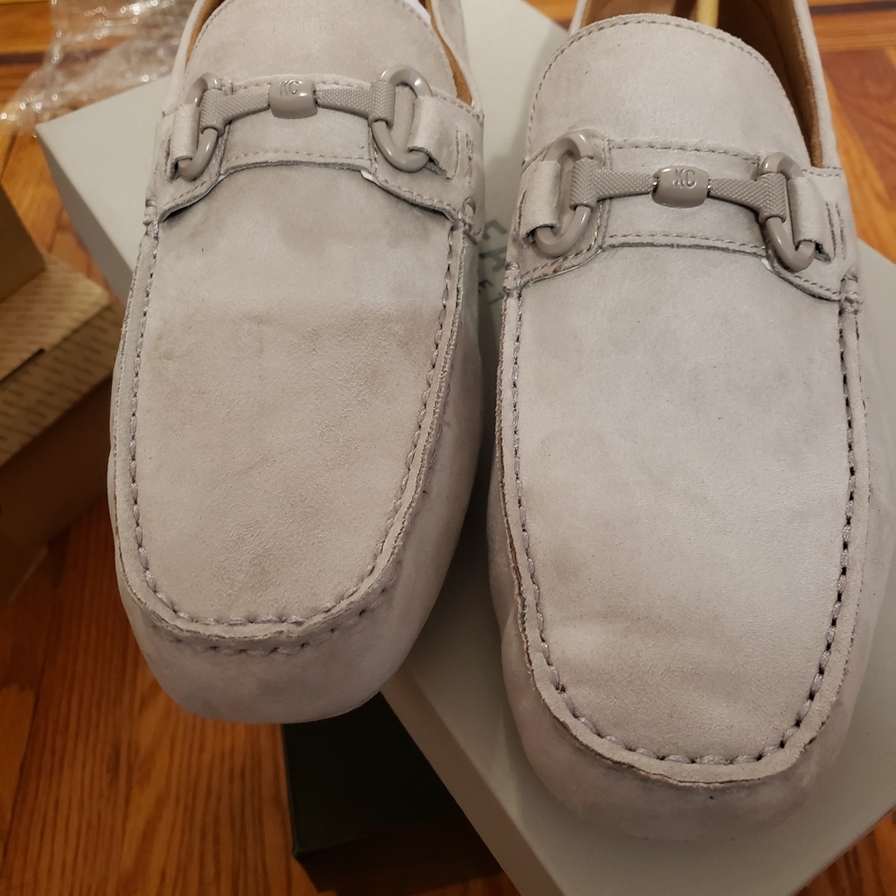 Brand New light grey Kenneth Cole Loafers. Size 11